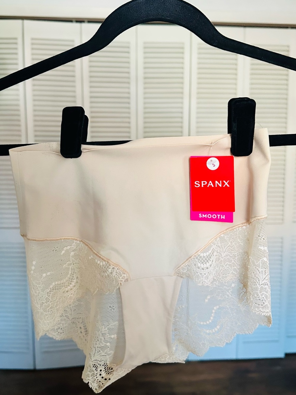 SPANX Smooth High-Waist Lace Boyshort in Cream